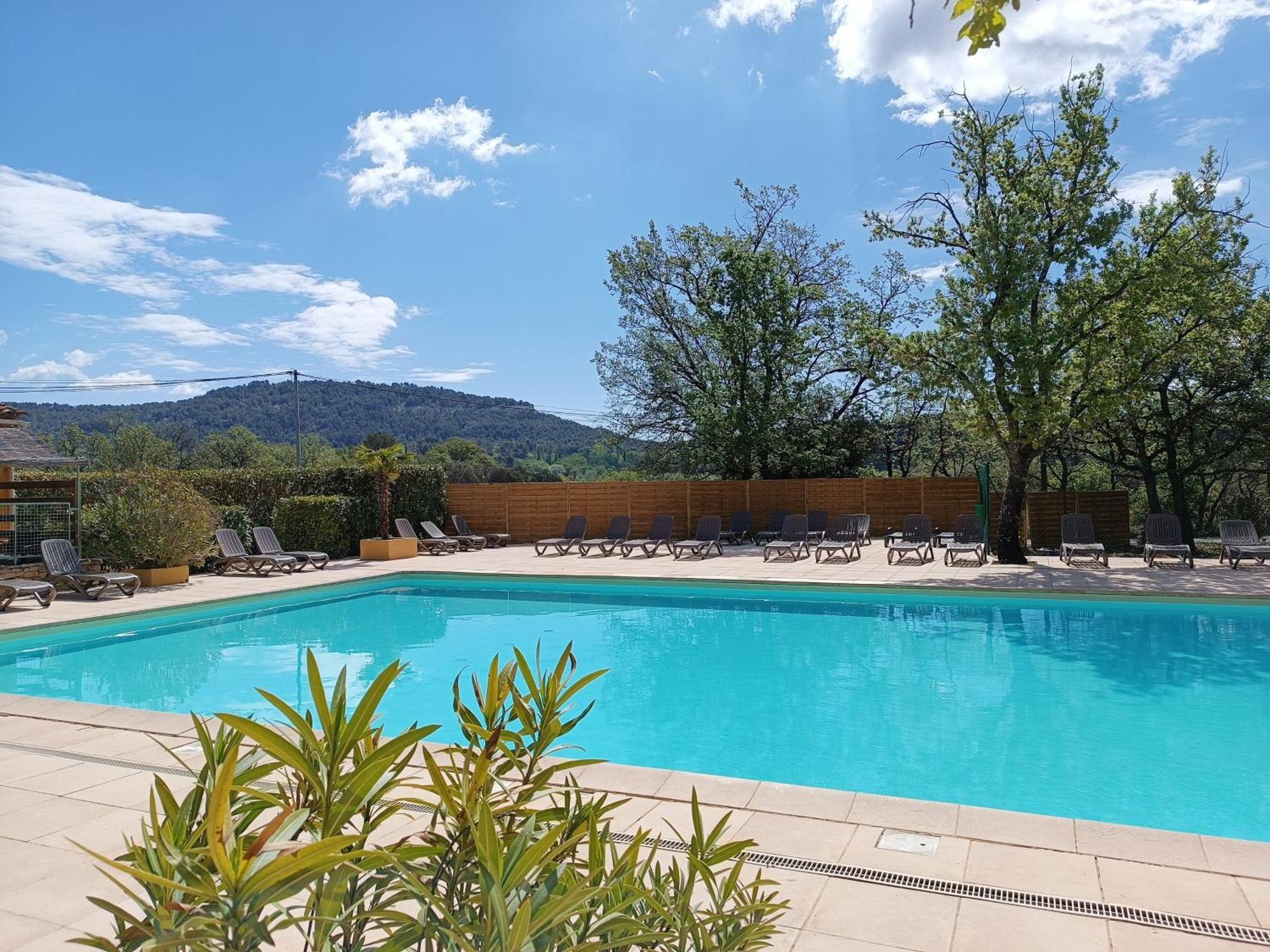 Domaine Les Chenes Blancs Hotel Saint-Saturnin-les-Apt Luaran gambar