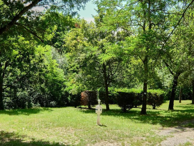 Domaine Les Chenes Blancs Hotel Saint-Saturnin-les-Apt Luaran gambar